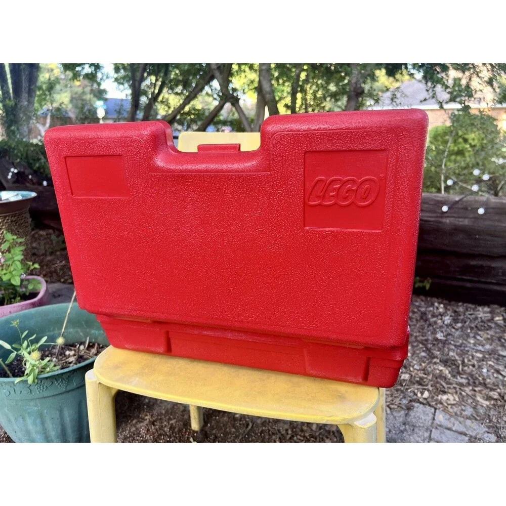 LEGO 1980’s Red Plastic Carrying Case 11.5 x 7.5 x 4 Very Good Condition
